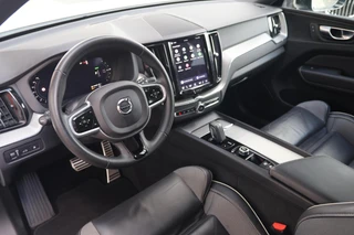 Volvo XC60 T6 Recharge AWD R-Design | Trekhaak | Parkeercamera |Panoramadak | Longe Range | Keyless / 21