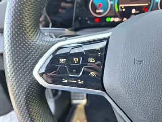 Volkswagen Golf GTE 245pk DSG Hybrid (Trekhaak,Camera,Virtual,IQ) / 17