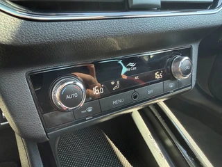 Skoda Kamiq 1.0 TSI Monte Carlo * Panoramadak * Parkeercamera * Navigatiesysteem * Keyless entry* / 22