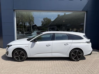Peugeot e-308 SW Style EV 54 kWh | Demo Auto | Tot 8 jaar Garantie | Tot 420 Km WLTP | Navigatie via Telefoon | Warmtepomp | 18" Lichtmetalen Velgen | Adaptieve Cruise Control met Drive Assist | Full LED Verlichting | Climate Control | DAB Radio | Apple Carplay/Android Auto. / 6