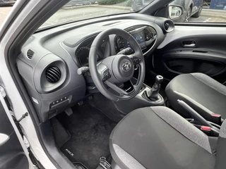 Toyota Aygo X PLAY / 8