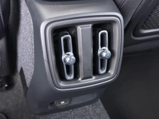 Volvo XC40 Recharge Plus SOH 92%| PILOT ASSIST ACC| ELEKTRISCHE ACHTERKLEP| DODE HOEK SENSOR |WARMTEPOMP| STOEL + STUURVERWARMING| ACHTERUITRIJCAMERA| RIJKLAAPRIJS INCL. 12 MND BOVAG GARANTIE| / 21