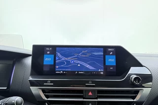 Citroen C4 1.2 Puretech 130pk Automaat Shine Pack Business | Navigatie | Adapt. Cruise control | Lederen stoelen elektrisch en verwarmd | Head-up display | Keyless | Apple Carplay/Android Auto | 18" Lichtmetalen velgen / 29