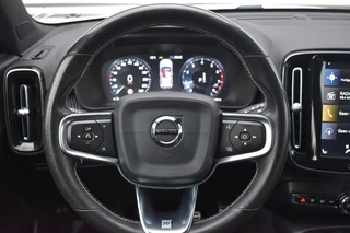 Volvo XC40 2.0 T4 R-DESIGN STOEL+STW VERW. / EL. A-KLEP / EL. WEGKLAP TREKHAAK / 18