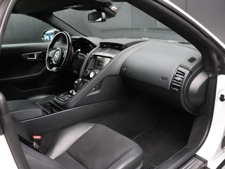 Jaguar F-TYPE 3.0 V6 Convertible / 23