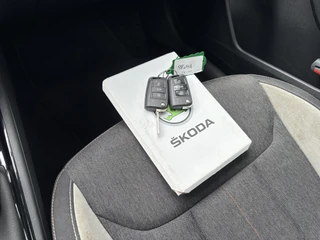Škoda Kamiq 1.0 TSi DSG 110pk Business Edition  NAVI/CARPLAY/VIRTUAL/CLIMA/CRUISE/PDC/STOELVERWARMING / 35