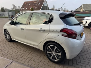 Peugeot 208 1.2 PureTech Allure / Navi / Cruise / Carplay / 57000 km !. / 11