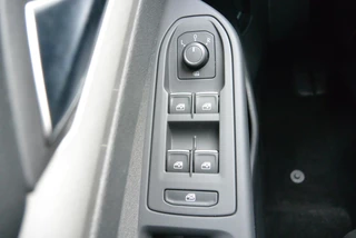Volkswagen Golf Variant TSI 110pk Life Business Achteruitrijcamera | Navi / 27