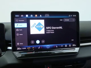 Volkswagen T-Roc 1.5 eTSI R-Line Elek. Trekhaak | Stuur-/stoelverwarming | Verlichte logo's / 37