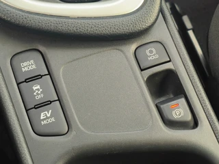 Mazda 2 Hybrid 1.5 Centre-line uit 2025 Rijklaar “Sinds 1970 | 5.000+ reviews | Score 9,5 | Service zoals ’t hoort” Henk Jongen Auto's in Helmond,  al 50 jaar service zoals 't hoort! / 17