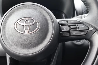 Toyota Yaris 1.5 HYBRID 115 STYLE STOEL-STUUR VERW. DODEHOEK LED KOPLAMPEN KEYLESS PARK.SENSOREN V+A / 15