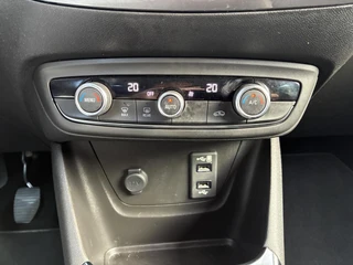 Opel Crossland X 1.2 Turbo 110Pk Innovation | Climate control | Navigatie | Camera | Cruise control | Parkpilot | Elektrisch Pakket | AGR | Trekhaak | LM-Velgen / 12