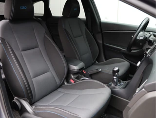 Hyundai i30 Wagon 1.6 GDi Comfort  | Trekhaak | Navigatie | Camera | / 21