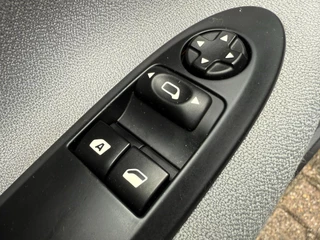 DS DS 3 PT82 Chic Trekhaak | Distributieriem vervangen | Cruise Control | Airco | 4 Seizoenen banden / 9
