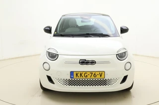 Fiat 500e La Prima 42 kWh | Glazen dak | Cruise control | Camera | Elektrisch verstelbare spiegels / 7