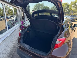 Toyota C-HR 1.2 EXECUTIVE Origineel Nederlands 1e eigenaar ACC Stoelverwarming Navigatie / 22