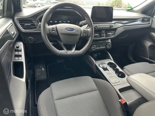 Ford Focus 1.5 EcoBoost ST LINE / 12