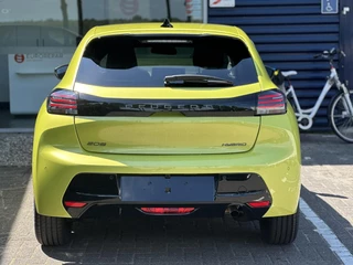 Peugeot 208 1.2 Hybrid 110 e-DCS6 Allure | Climate Control | Navigatie | Full LED | DAB | Parkeercamera/-sensoren | Apple Carplay/Android Auto | Dode hoekdetectie | Lichtmetalen velgen | / 7