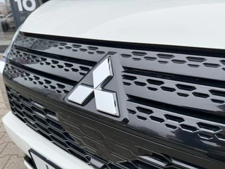 Mitsubishi Eclipse Cross 2.4 PHEV Executive *Stoelverwarming & ACC* / 32