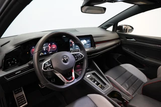 Volkswagen Golf 2.0 TSI GTI  Akrapovič Panoramadak Harman&Kardon Sterrenhemel 19''LM / 6