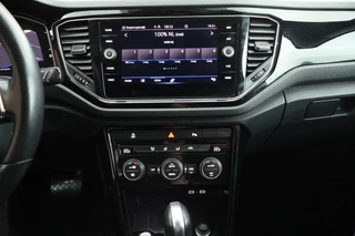 Volkswagen T-Roc 1.5 TSI 150pk DSG Sport Black Style Keyless Camera Virtual Cockpit Navigatie / 15