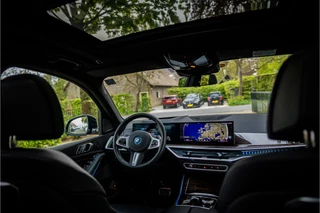 BMW X5 xDrive50e M Sport Pro Dravitgrau Individual Dravit Grau Sky Lounge Soft Close Vierwielbesturing / 29