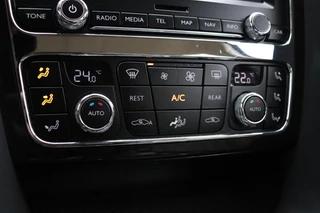 Bentley Flying Spur 6.0 W12 | LEDER | SCHUIFDAK | KERAMISCH | NAIM SOUNDSYSTEM | ENTERTAINMENT ACHTERIN | STOELVERKOELING/VERWARMING | MASSAGE | CAMERA | AIRCO | CRUISE | NAVI | / 69