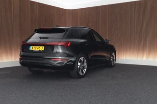 Audi Q8 e-tron 50 quattro 340pk Advanced Edition 95 kWh SOH 100% Camera Memory ACC HUD Stoelverwarming Keyless Navigatie / 10