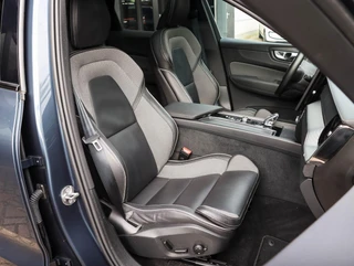 Volvo XC60 T6 AWD Ultra Black Edition Trekhaak Pano 360 Head up 21'' / 24