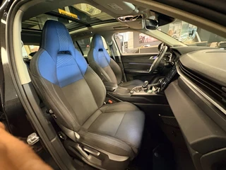 Lynk & Co 01 1.5 / pano / navi / camera / Infinity / memory / elec klep / Apple Android carplay / 41