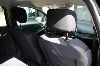 Renault Clio 0.9 TCE LIMITED Parkeer sensoren / Cruise control / Trekhaak / 20