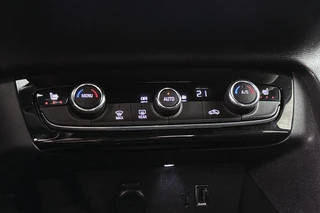 Opel Corsa 1.2 Ultimate 100PK Stoelverwarming Massage Keyless LED Koplampen / 34