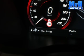 Volvo XC60 2.0 PHEV T6 AWD R-Design|PANO|H/K|TREKH|SOH93% / 9