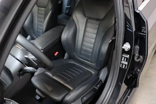 BMW 3 Serie Sedan 330i High Executive M Sport Pakket Automaat  / Live Cockpit Professional / Head-Up Display / Leder / Harman Kardon / LED / Stoelverwarming / Driving Assistant / Achteruitrijcamera / M Sportremsysteem / DAB / Ambiance Verlichting / 13