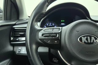 Kia Stonic 1.0 T-GDi MHEV DynamicPlusLine | Navigatie | Apple Carplay | Cruise Adaptief | Climate Control | Camera+sensoren | Keyless Entry&Start / 19