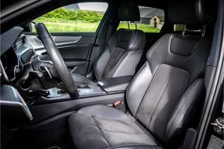 Audi A6 Avant 55 TFSI e Quattro S Line  Full Black Matrix Led Panorama 21" ACC Trekhaak / 7