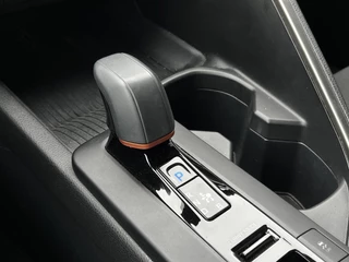 Toyota C-HR 1.8 Hybrid 140 Dynamic APPLE/ANDROID STUUR/STOELVERWARMING NAVI PARK-SENSOREN CAMERA CLIMA KEYLESS LM-VELGEN / 24