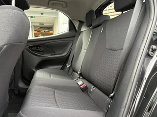 Toyota Yaris 1.5 Hybrid Dynamic CAMERA APPLE/ANDROID AD-CRUISE DAB+ KEYLESS LM-VELGEN / 13
