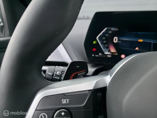 BMW 1 Series 123 xDrive Pano / 360' camera / Navi / 19