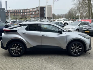 Toyota C-HR 1.8 Hybrid 140 Dynamic NL-AUTO BLIND SPOT KEYLESS PARK-SENSOREN APPLE/ANDROID 18'' LM-VELGEN CAMERA AD-CRUISE CLIMA NAVI / 7