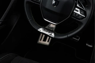 Peugeot 308 SW 1.6 Plug-in Hybrid 225 GT  | SOH 100% | Pano | Camera / 26