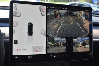 Tesla Model Y Long Range AWD 75 kWh AMD Ryzen | Trekhaak | Leer | Panorama | 12 mnd BOVAG garantie | Whatsapp 06-53188999 / 12