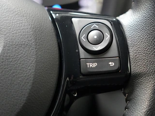 Toyota Yaris 1.5 Hybrid Bi-Tone ✅All Season✅Trekhaak✅Stoelverw.✅Clima✅Camera✅ / 18