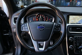 Volvo V60 2.0 T4 Momentum R-Design Camera achter | Parkeersensoren V+A | Navi / 22