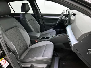 Volkswagen Golf 1.5 eTSI Black Line CAMERA | IQ Light + Grill | VIRTUAL / 43
