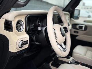 Jeep Wrangler Unlimited Brute 4xe 380 Sahara | BRUTE Active Suspension System | Individual Kleur | Apple-Android / 16