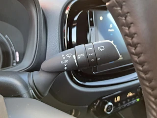 Toyota Aygo X Envy Automaat STOELVERWARMING PDC VOOR EN ACHTER AD-CRUISE TEL. DRAADLOOS LADEN / 19