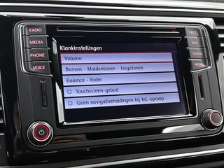 Volkswagen Beetle Cabriolet 1.2 TSI Exclusive Series Cabrio | Stoelverwarming | Navigatie | Camera | Parkeersensoren | Open dak / 22