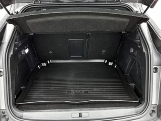 Peugeot 3008 1.2 PureTech GT Line Automaat | Navigatie | Parkeersensoren | Camera | Blind Spot Warning | Apple CarPlay / 32