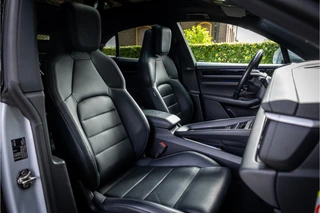 Porsche Macan 4 100 kWh  Pano Luchtvering Sport Chrono Matrix Passenger Display / 13